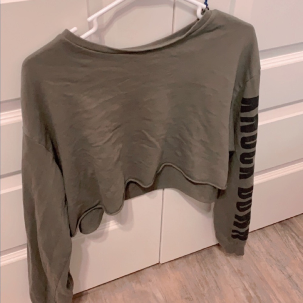 Green Long Sleeve Crop Top